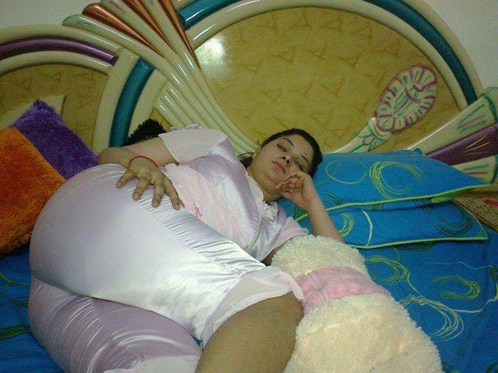 Indian aunty very hot pose